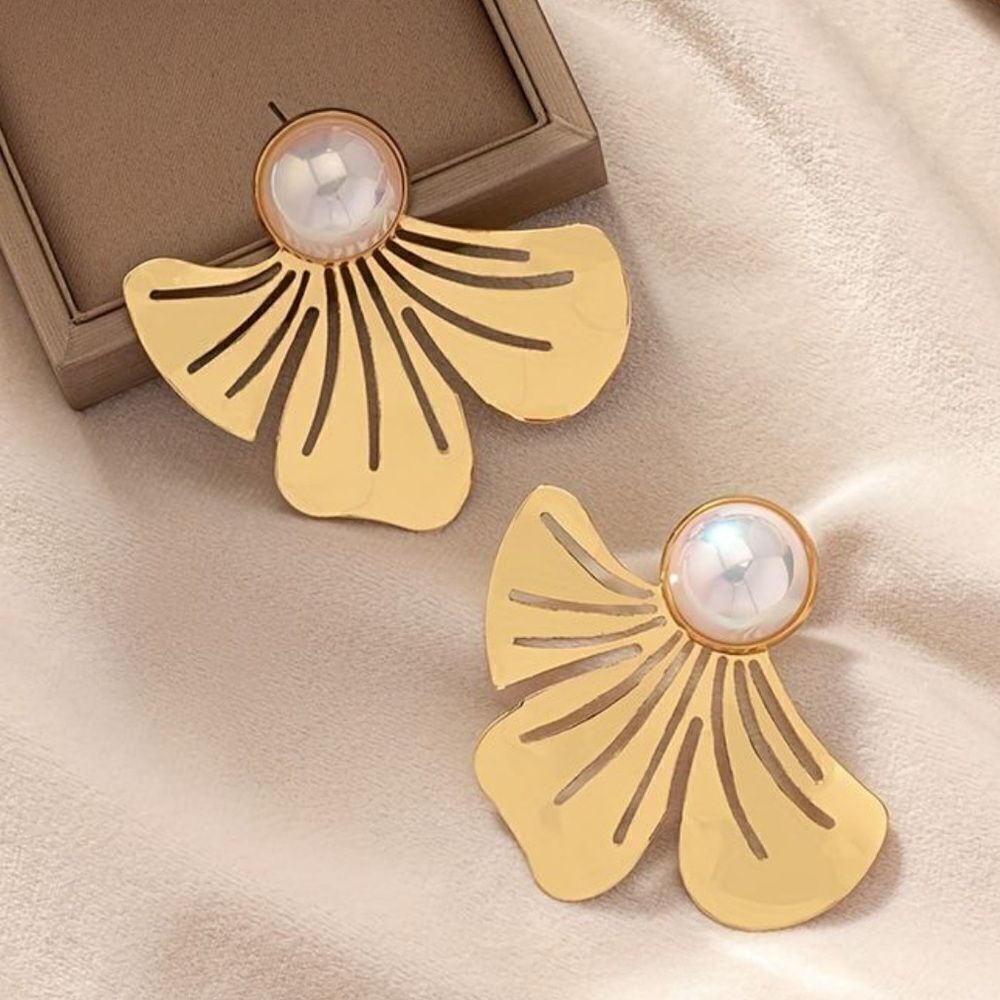 Vintage style half flower earrings M187